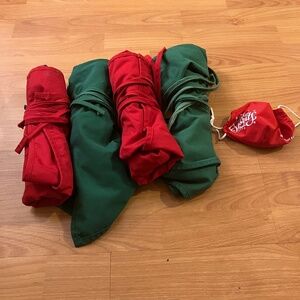 Authentic Red and Green Starbucks Aprons (set of 4) With Free Starbucks Mask